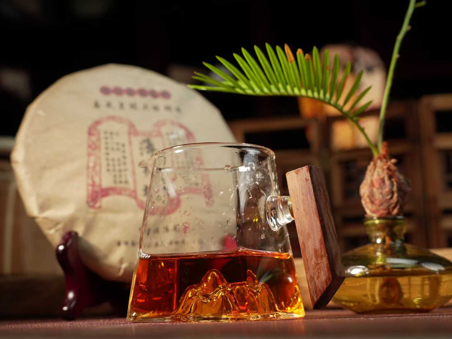 薄荷塘 生 2011 Gushu Sheng "Bohetang - Ancient Tree - Gaogan Gushu, Raw Pu erh", 357 Cake - 6leaves 357