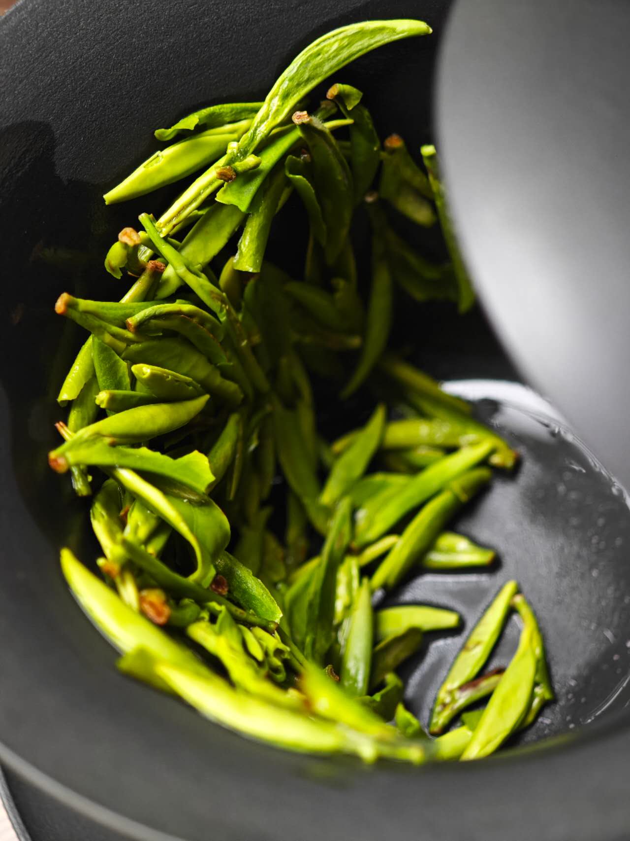峨眉竹叶青 2025 Mingqian green tea "E Mei Zhu Ye Qing" 100g Package - 6leaves 357