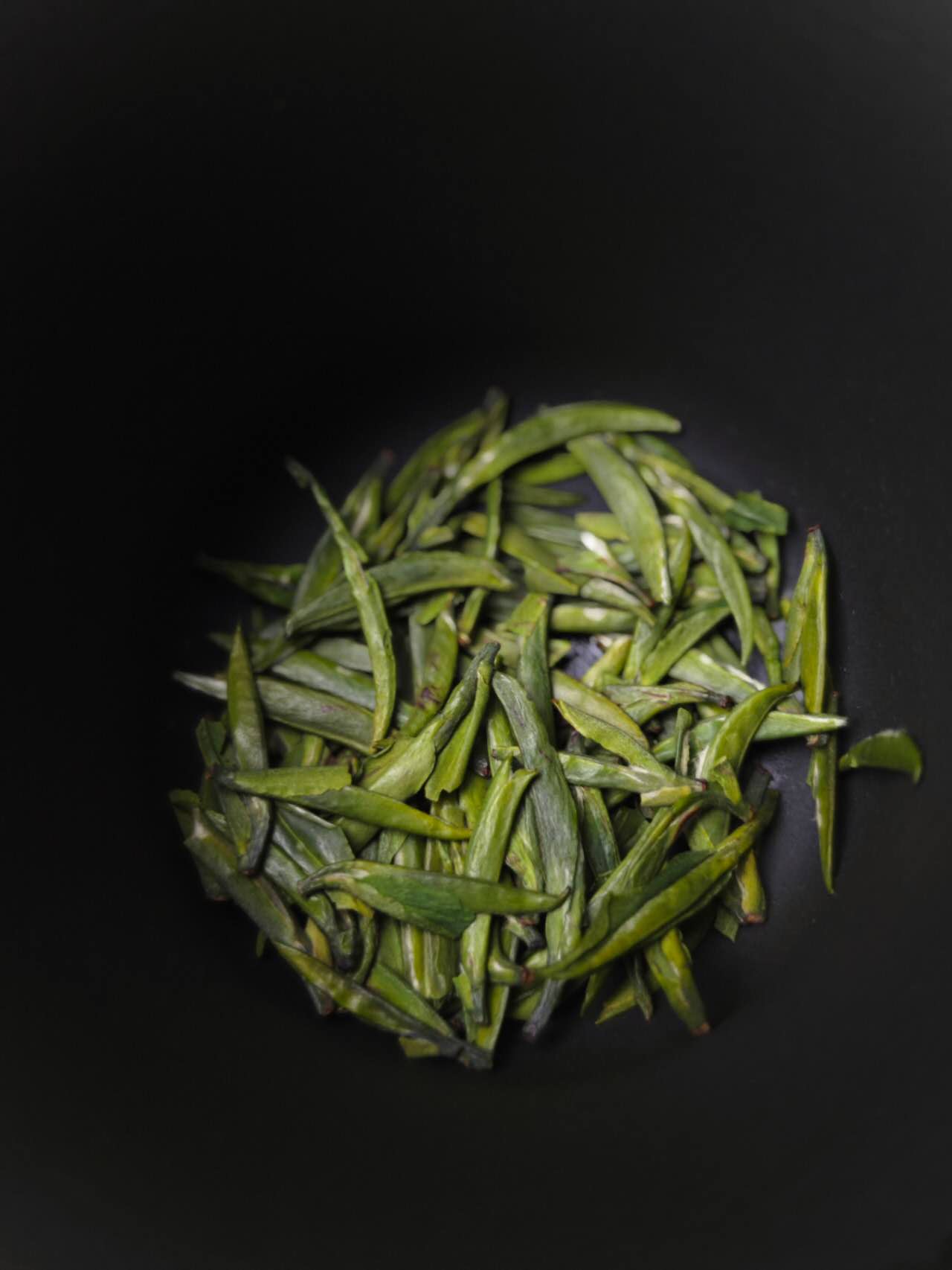 峨眉竹叶青 2025 Mingqian green tea "E Mei Zhu Ye Qing" 100g Package - 6leaves 357