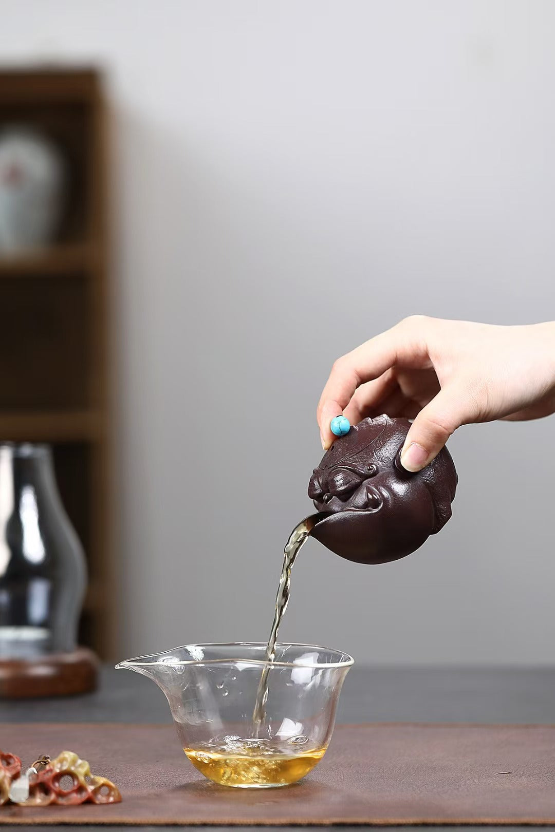 鲍玉华老紫泥全手工大师宝瓶壶 Fully handcrafted "Golden Toad Brings Blessings" Yixing Teapot – Made from Rare Aged Purple Clay -Lao Zini by Bao Yuhua，130ml