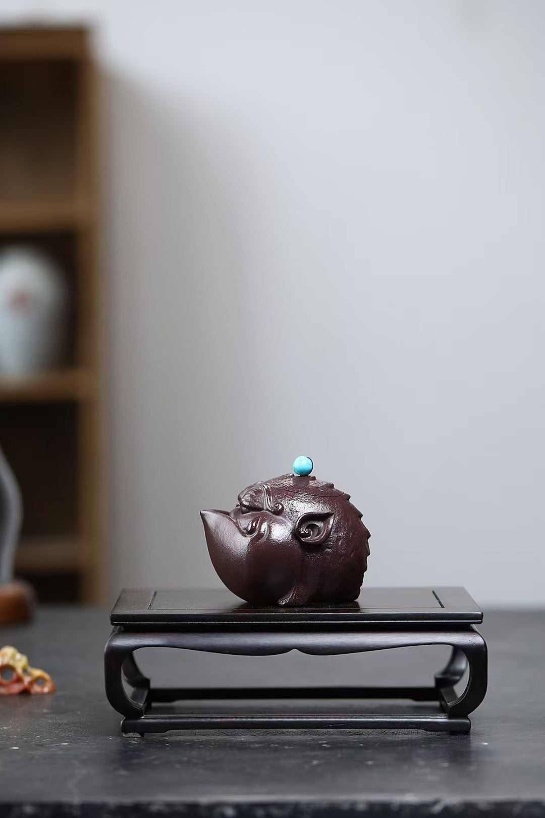 鲍玉华老紫泥全手工大师宝瓶壶 Fully handcrafted "Golden Toad Brings Blessings" Yixing Teapot – Made from Rare Aged Purple Clay -Lao Zini by Bao Yuhua，130ml
