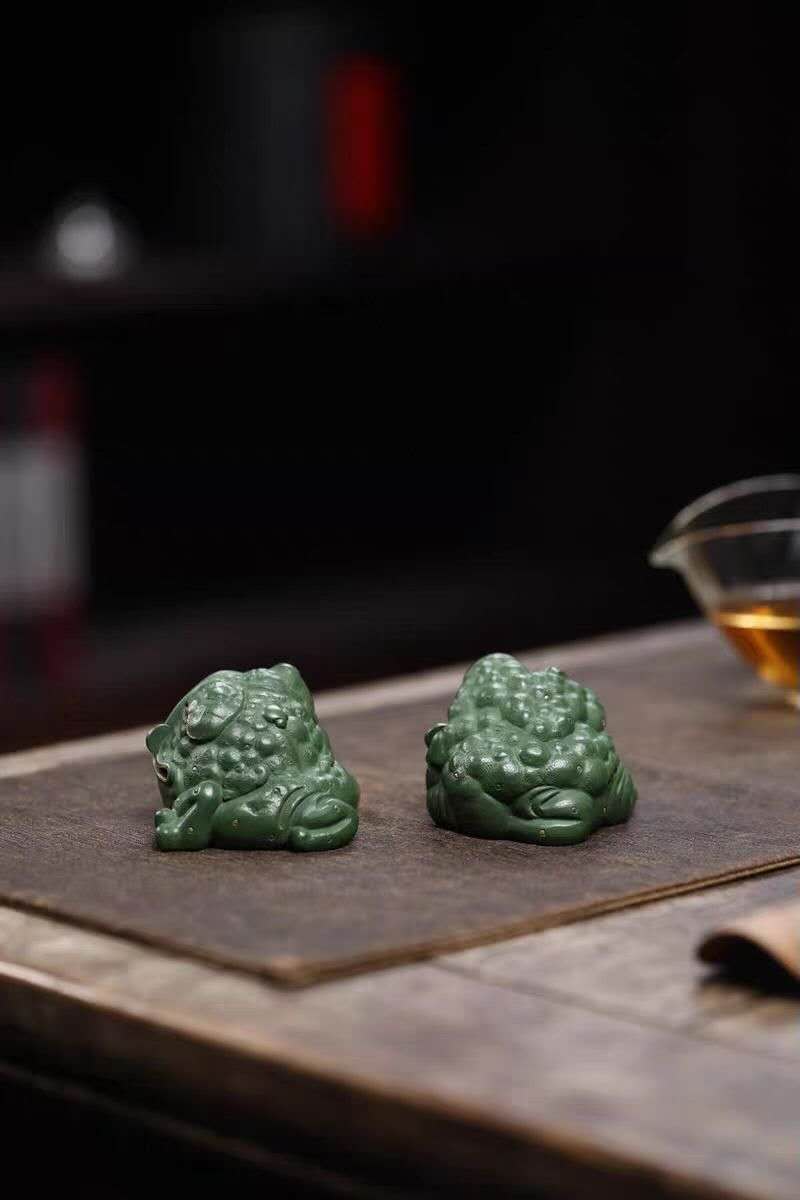 梅志峰全手工金蟾蜍 Yixing Purple Clay Handmade "Fortune Toad-Lucky Tea Companion-Mr. Like a Boss" by Master Meizhifeng