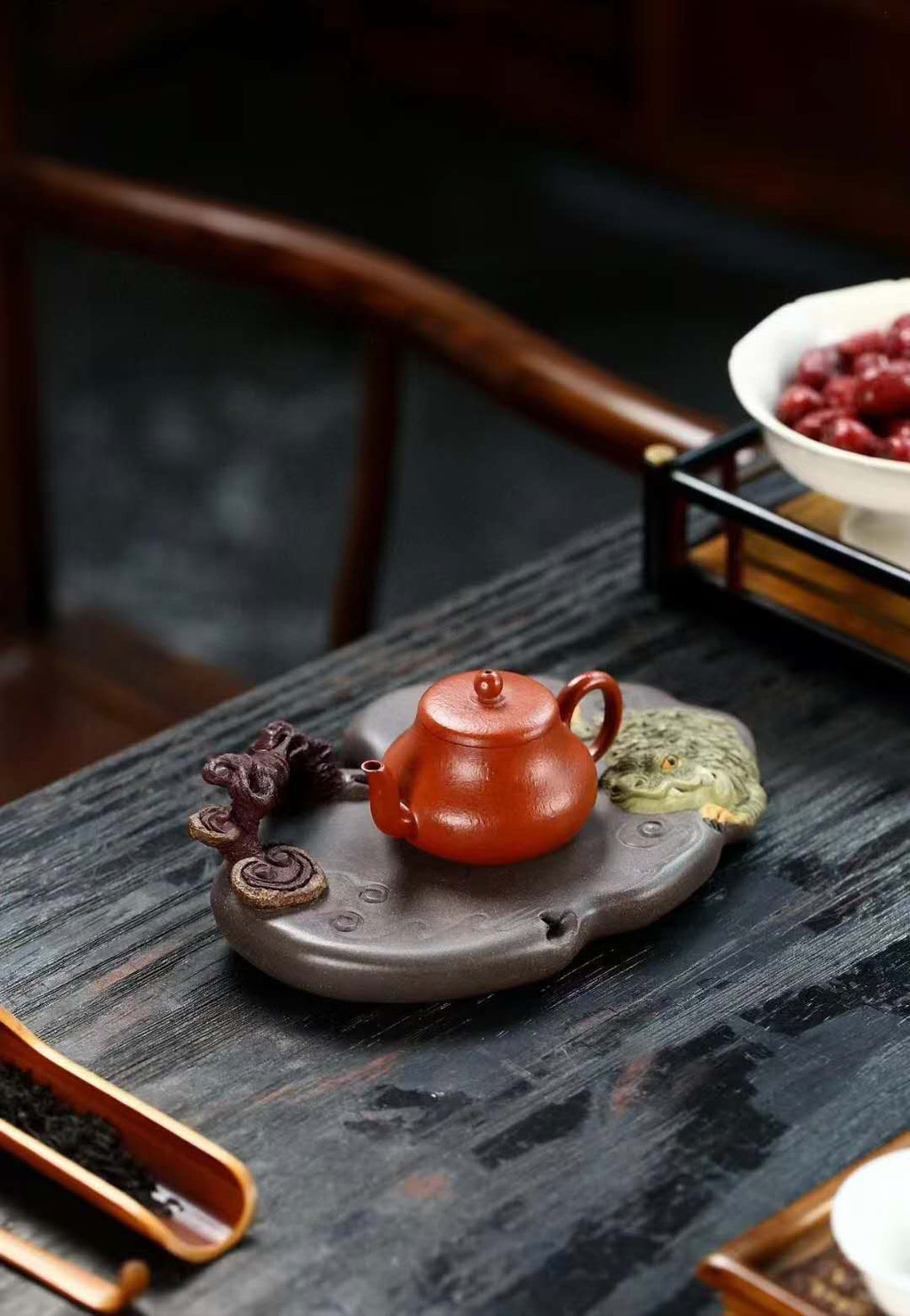 Toad-and-Ganoderma全手工灵蟾壶承 Yixing Handcrafted "Toad-and-Ganoderma" Tea Tray, by HeWeiBin