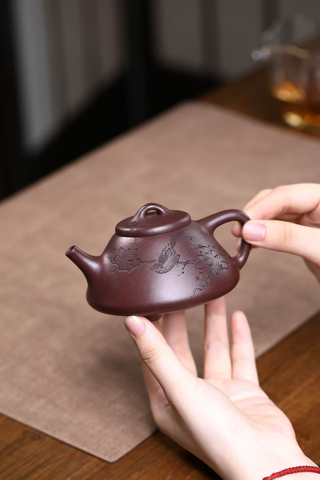 全手工大师壶 鲍玉华 紫袍玉砂 子冶石瓢 Fully handcrafted Yixing Pot by Baoyuhua "Ziye Shi Piao-Ziye Stone Ladle", 200ml