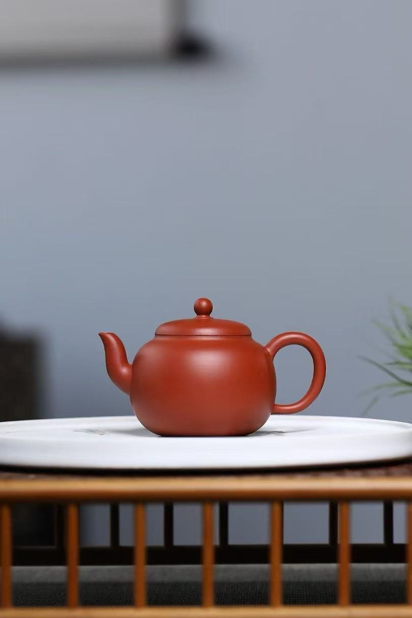 全手工大师壶 鲍玉华 宫灯 Fully handcrafted master Yixing Zhuni teapot by Baoyuhua "Palace Lantern" by Bao Yuhua - National Craft Artist, 140cc - 6leaves 357