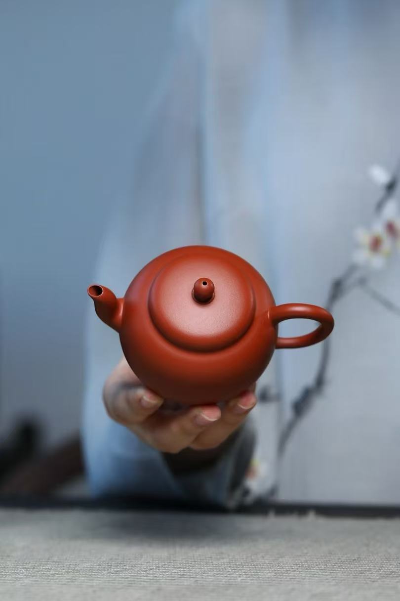 全手工大师壶 鲍玉华 宫灯 Fully handcrafted master Yixing Zhuni teapot by Baoyuhua "Palace Lantern" by Bao Yuhua - National Craft Artist, 140cc - 6leaves 357