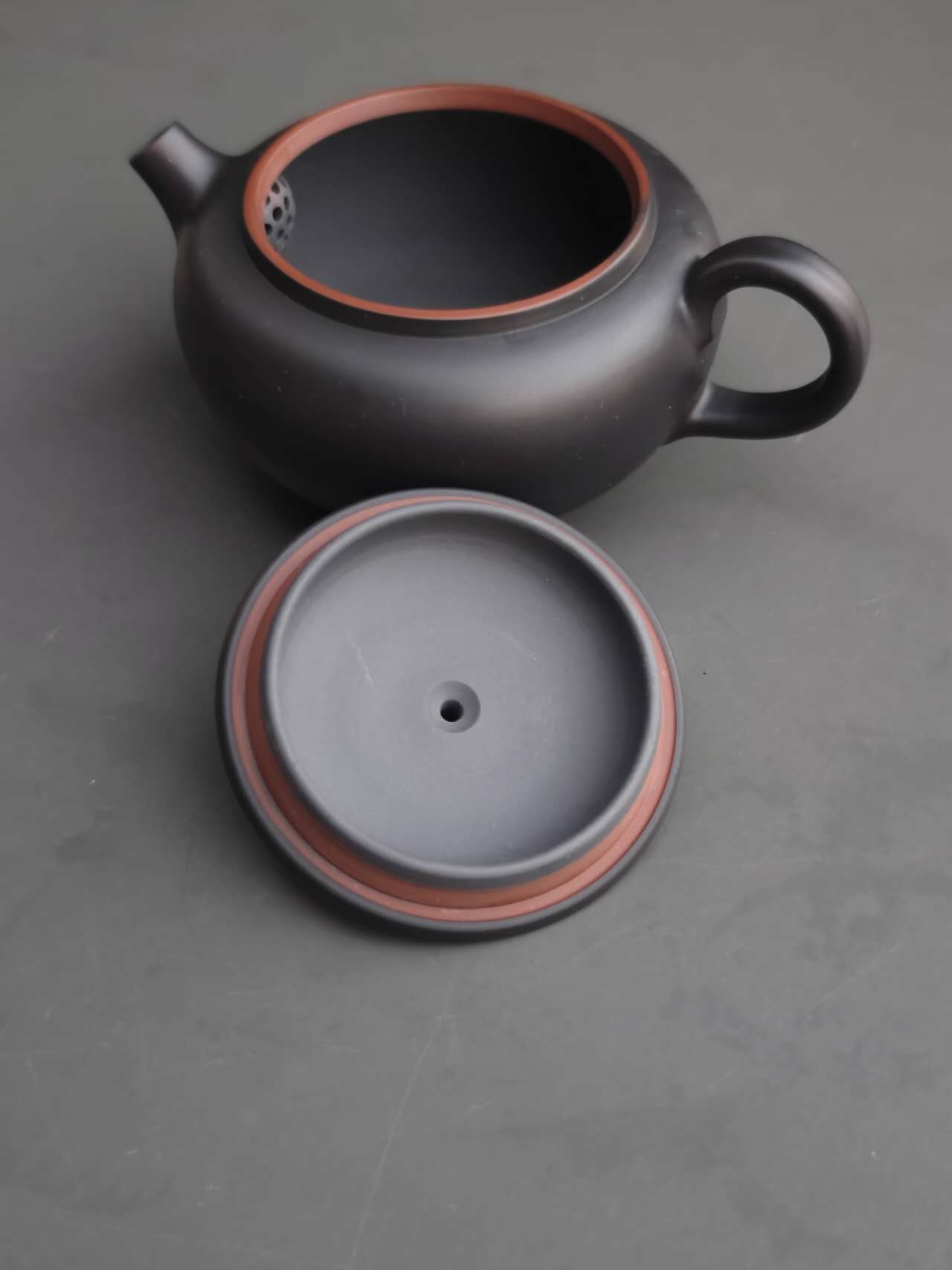 建水紫陶 全手工壶扁鼓 Jianshui Zitao Handmade Kanne "Flat drum", 160cc - 6leaves 357