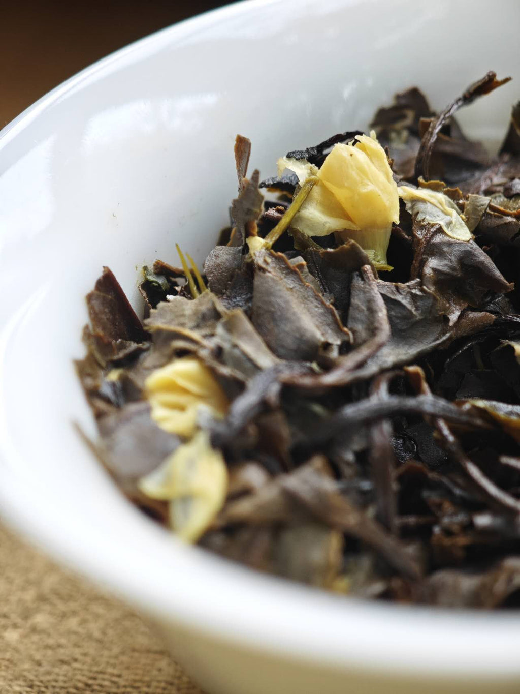 老白茶小饼干系列 Lao Baicha series with 5 variety: Original /Jasmine /Osmanthus /Rose/ Chenpi , 4 Pieces per Variety ( 5g per piece), 20 pieces in a Package - 6leaves 357