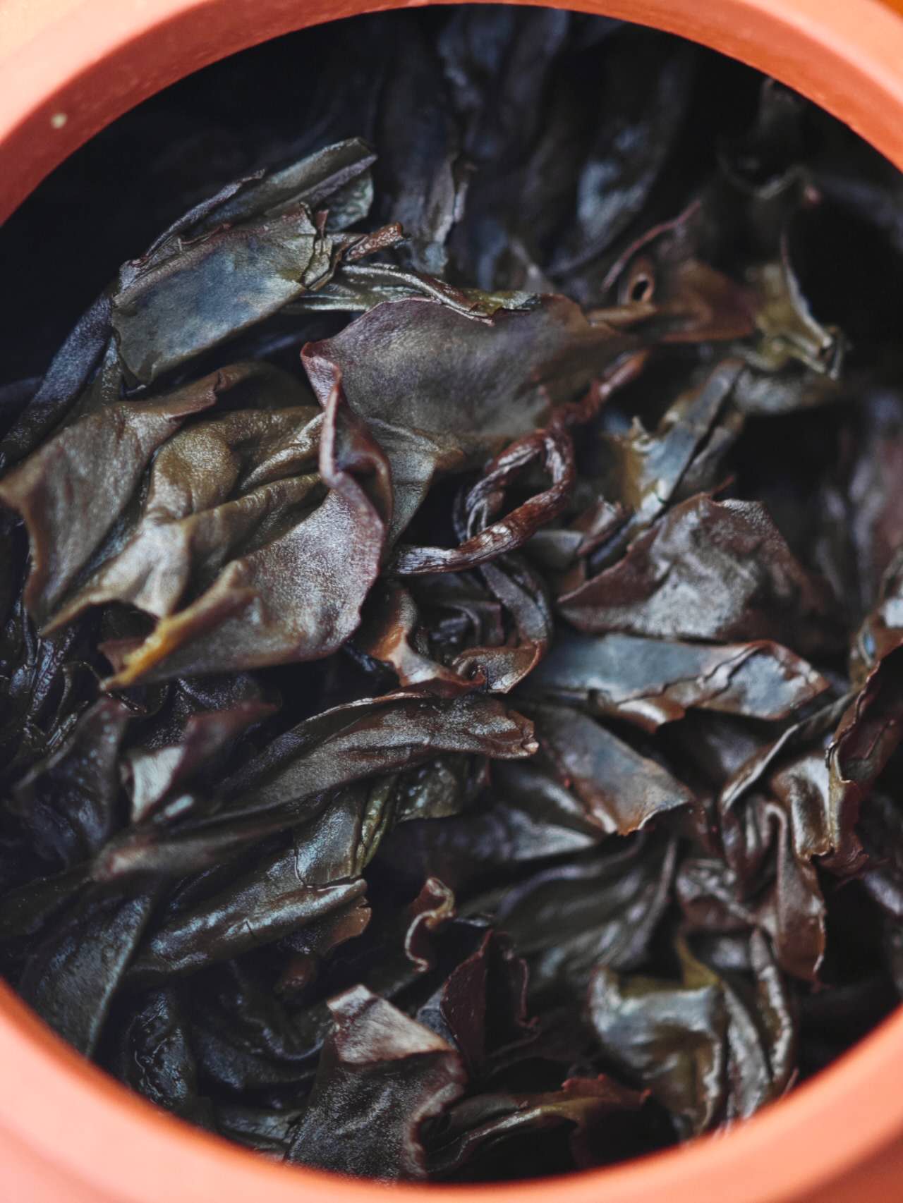 正岩 莲花峰 Wuyi Zhengyan Yancha Lian Hua Peak, Rock Tea from Core Wuyi Cliff Site, 50g Package - 6leaves 357