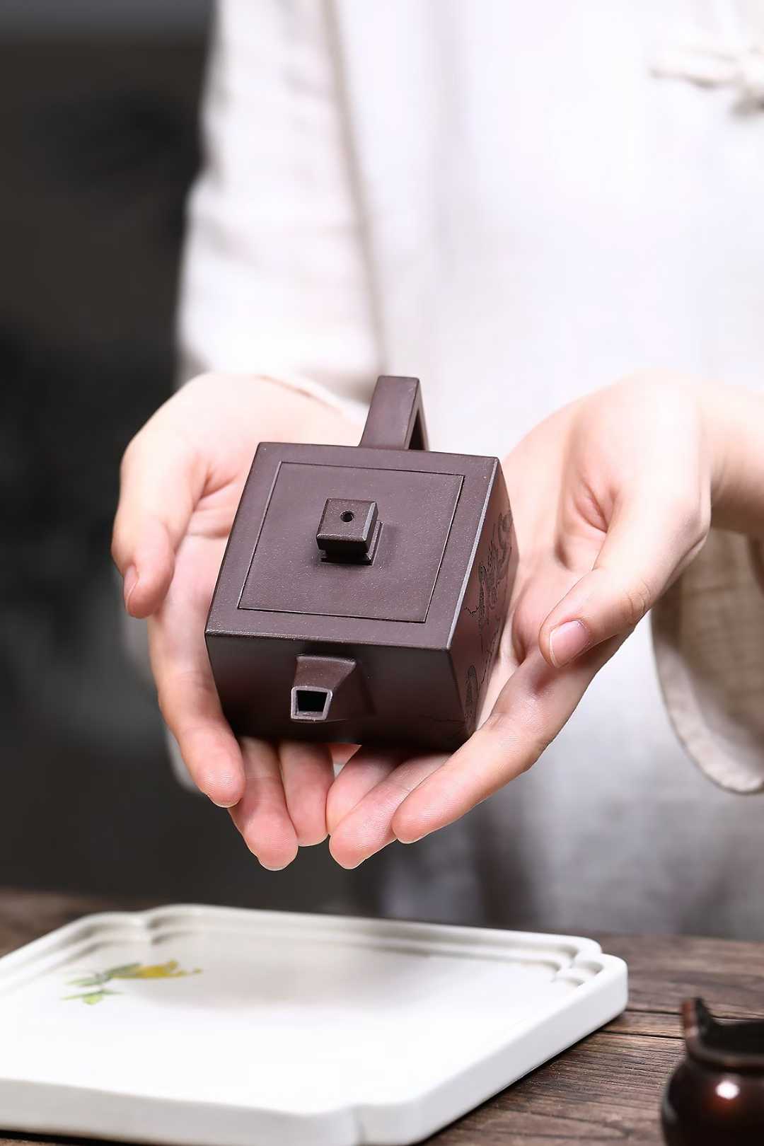 全手工大师壶 鲍玉华正四方  Fully handcrafted Hei Dun Tou clay Yixing Pot by Baoyuhua "Zheng Si Fang-Perfect Square", 120ml